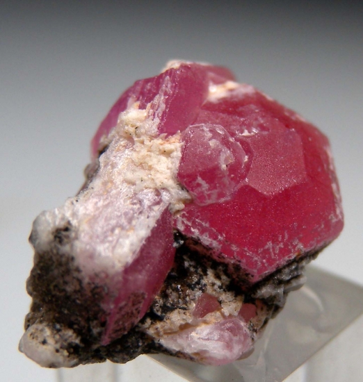 Pezzottaite (crystal and gemstone set) from Sakavalana Mine, Ambatovita, near Mandrosonoro, Madagascar [db_pics/pics/MK145b.jpg]