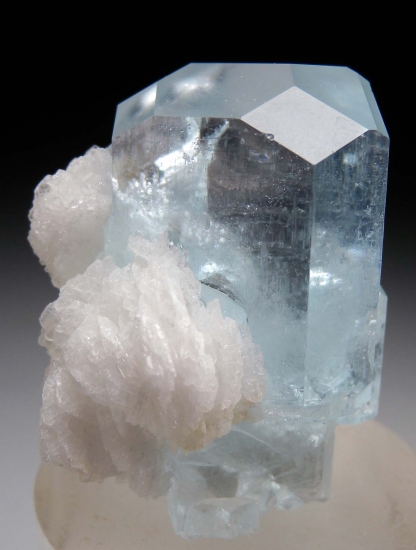 Aquamarine with Albite from Shigar Valley, Skardu, Pakistan [db_pics/pics/MK150a.jpg]
