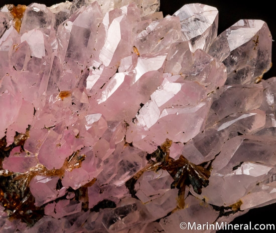 Eosphorite on Rose Quartz from Sapucaia Mine, Minas Gerais, Brazil [db_pics/pics/SM171d.jpg]