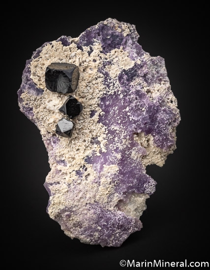 Bixbyite on Fluorite from Thomas Range, Utah, USA [db_pics/pics/SM445a.jpg]