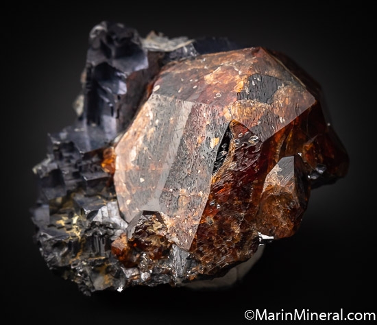 Spessartine on Galena from MMM Mine, Broken Hill, NSW, Australia [db_pics/pics/SM446b.jpg]