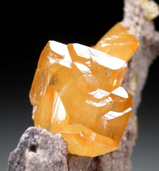 Wulfenite with Mimetite from Tsumeb, Namibia [db_pics/pics/SM513d.jpg]