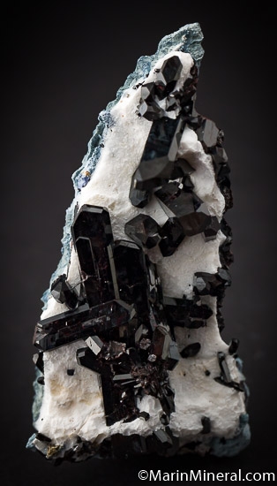 Neptunite from Gem Mine, San Benito Co., California, USA [db_pics/pics/SM640a.jpg]