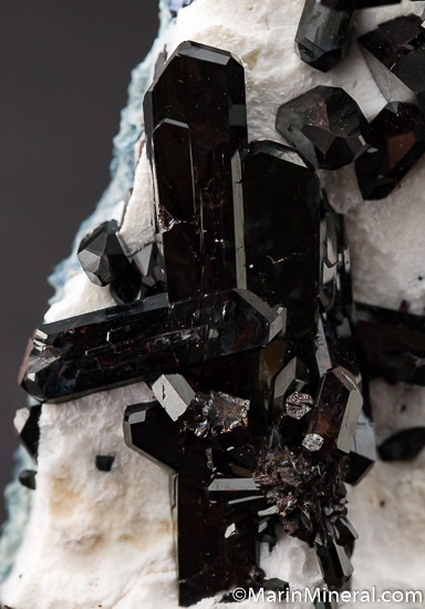 Neptunite from Gem Mine, San Benito Co., California, USA [db_pics/pics/SM640c.jpg]