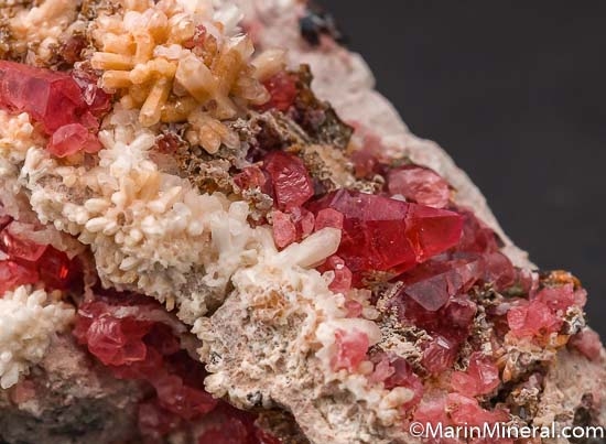 Rhodochrosite with Quartz from Uchuchacua Mine, Oyon Prov., Peru [db_pics/pics/SM645c.jpg]