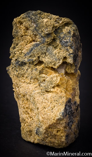 Richterite from Langban, Filipstad, Varmland, Sweden [db_pics/pics/SM798a.jpg]