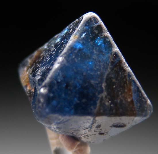 Blue Spinel from Kagoro, Kaduna State, Nigeria [db_pics/pics/SM903a.jpg]