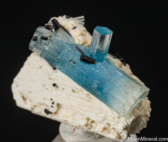 Aquamarine on Orthoclase from Erongo Mountains, Namibia [db_pics/pics/ST141b.jpg]