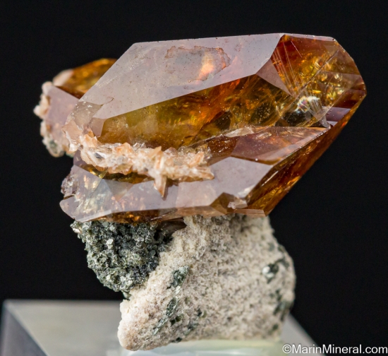 Sphene (Titanite) from Hohe Tauern Mtns., Salzburg, Austria [db_pics/pics/ST253a.jpg]