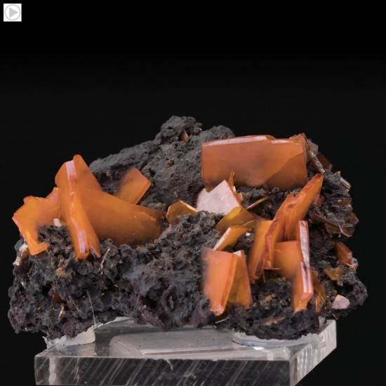 Wulfenite from Erupcion Mine, Los Lamentos, Chihuahua, Mexico [db_pics/pics/ST271.mp4]