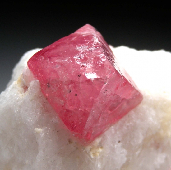 Spinel from Mogok, Myanmar [db_pics/pics/ST287d.jpg]
