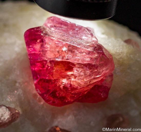 Spinel from Mogok, Myanmar [db_pics/pics/ST293c.jpg]