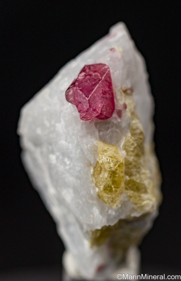 Spinel from Mogok, Myanmar [db_pics/pics/ST297a.jpg]