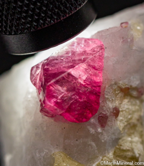 Spinel from Mogok, Myanmar [db_pics/pics/ST297c.jpg]