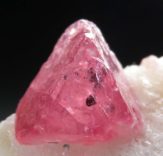 Spinel from Mogok, Myanmar [db_pics/pics/ST298d.jpg]