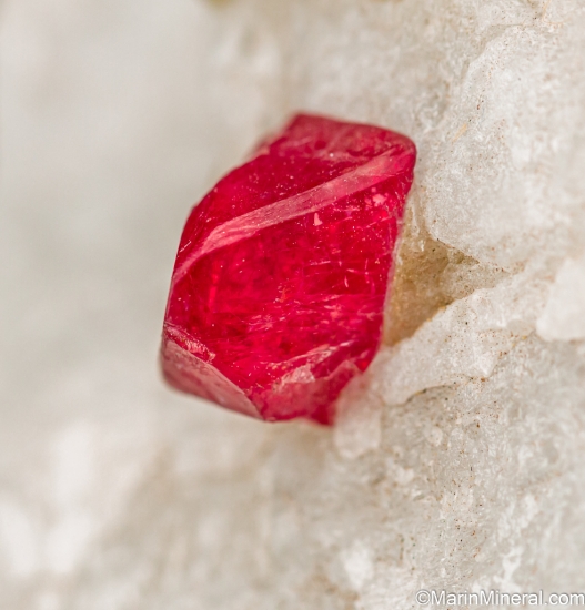 Spinel from Mogok, Myanmar [db_pics/pics/ST299d.jpg]