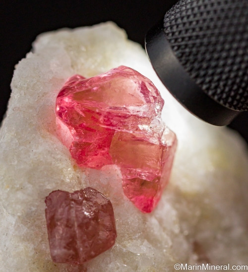 Spinel from Mogok, Myanmar [db_pics/pics/ST301c.jpg]