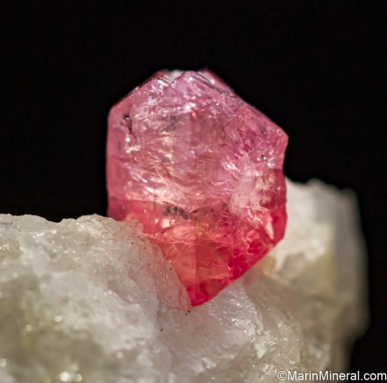 Spinel from Mogok, Myanmar [db_pics/pics/ST302c.jpg]
