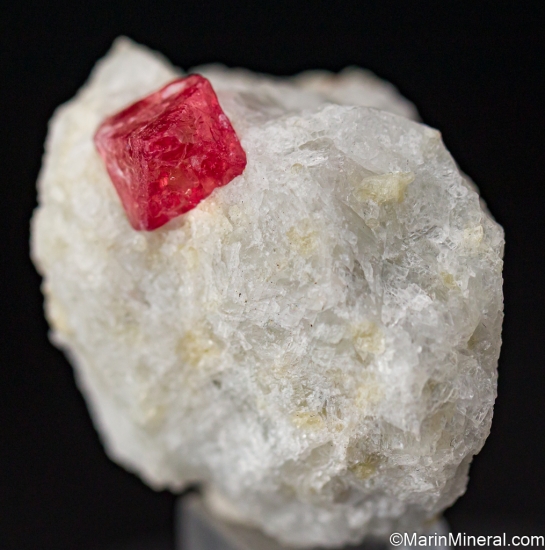 Spinel from Mogok, Myanmar [db_pics/pics/ST303a.jpg]