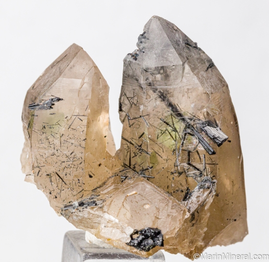 Fluorite in Quartz from Erongo Mtns., Namibia [db_pics/pics/ST681a.jpg]