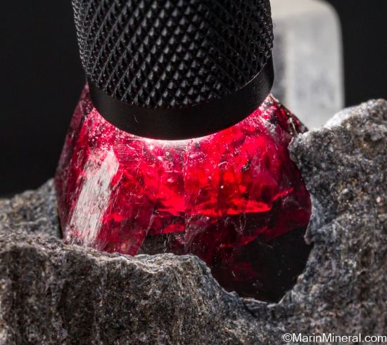 Almandine from Garnet Ledge, Wrangell Island, Alaska, USA [db_pics/pics/ST737d.jpg]