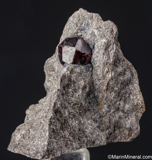 Almandine from Garnet Ledge, Wrangell Island, Alaska, USA [db_pics/pics/ST741c.jpg]