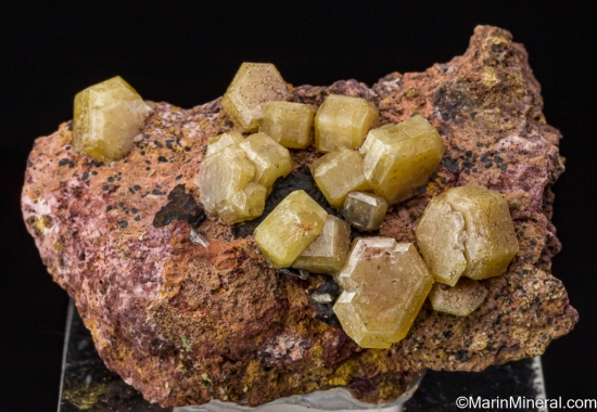 Mimetite from Mount Bonnie Mine, Grove Hill, Northern Territory, Australia [db_pics/pics/ST889a.jpg]