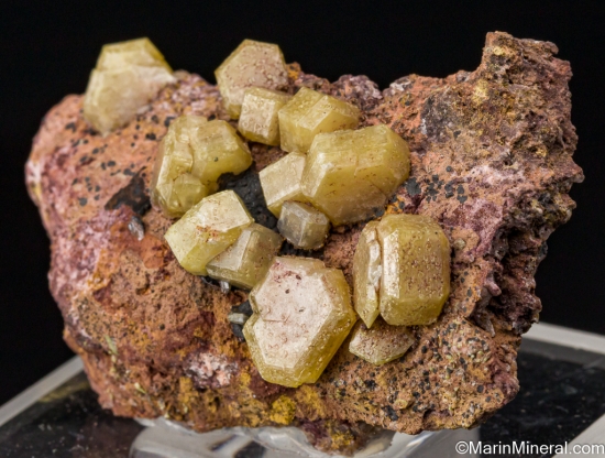 Mimetite from Mount Bonnie Mine, Grove Hill, Northern Territory, Australia [db_pics/pics/ST889b.jpg]