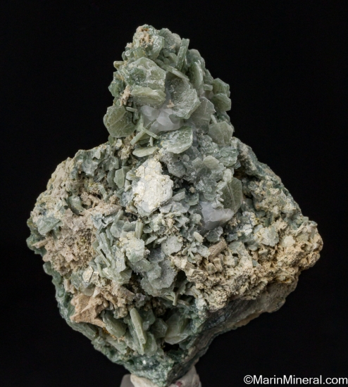 Clintonite, Anorthite, Calcite from Twin Lakes, Fresno Co., California, USA [db_pics/pics/ST902a.jpg]