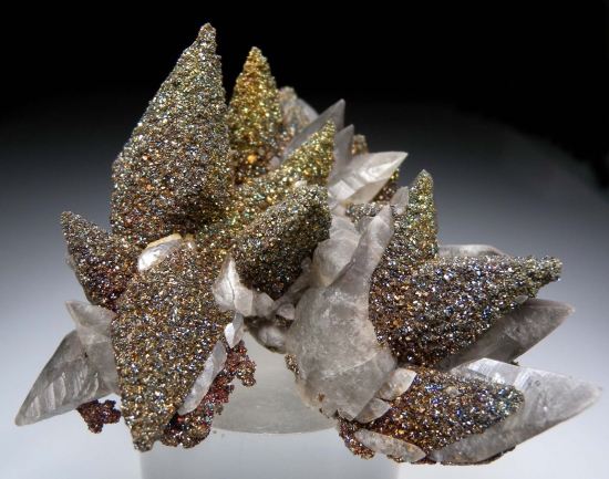 Chalcopyrite on Calcite from Brushy Creek Mine, Viburnum Trend, Reynolds Co., Missouri, USA [db_pics/pics/SV335b.jpg]
