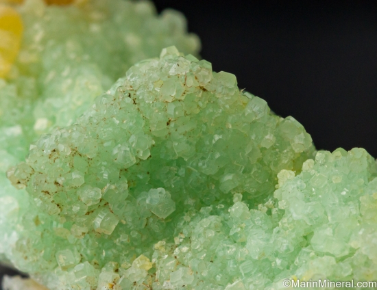 Mimetite on Cuprian Smithsonite from Tsumeb, Namibia [db_pics/pics/SV348d.jpg]