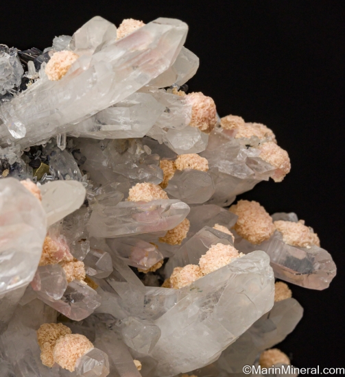 Rhodochrosite on Quartz from Mogila Mine, Madan, Rhodope Mtns., Bulgaria [db_pics/pics/SV424d.jpg]