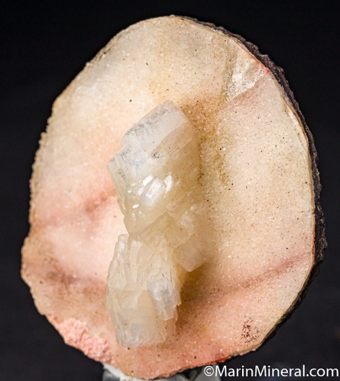 Yugawaralite on Quartz from Nasik, India [db_pics/pics/TU115b.jpg]