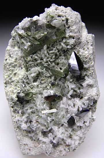 Anatase on Quartz from Kharan Mountain, Balochistan, Pakistan [db_pics/pics/a156a.jpg]