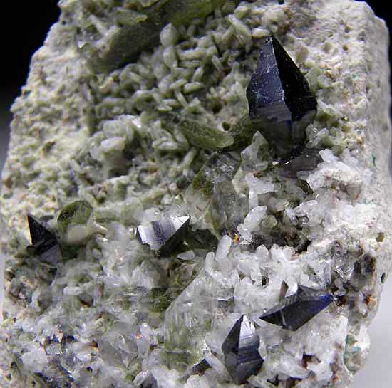 Anatase on Quartz from Kharan Mountain, Balochistan, Pakistan [db_pics/pics/a156b.jpg]