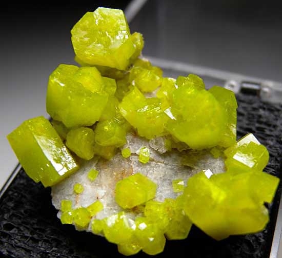Pyromorphite from Daoping Mine, Guangxi Prov., China [db_pics/pics/a173c.jpg]