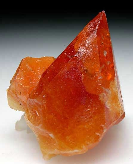 Scheelite from Huangyang, Ping Wu County, Sichuan Prov., China [db_pics/pics/a249a.jpg]