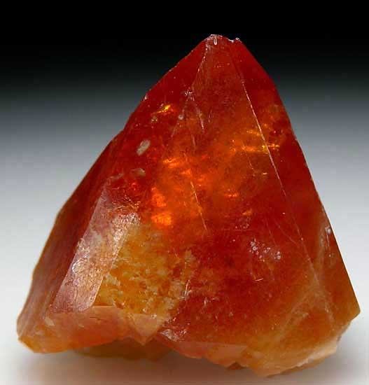 Scheelite from Huangyang, Ping Wu County, Sichuan Prov., China [db_pics/pics/a249c.jpg]