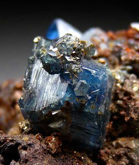 Scorodite from Pingtouling Mine, Guangdong Prov., China [db_pics/pics/a254c.jpg]