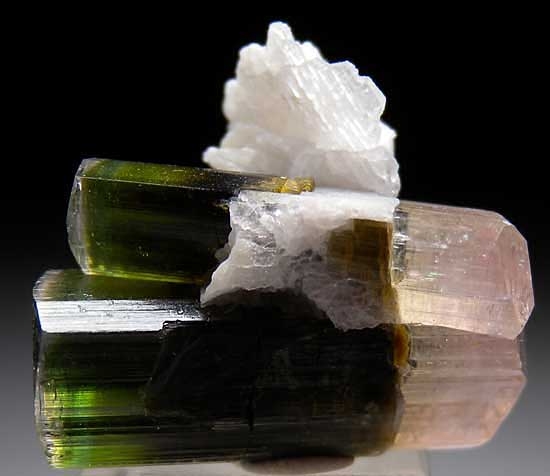 Elbaite from Stak Nala, Skardu District, Pakistan [db_pics/pics/a261a.jpg]