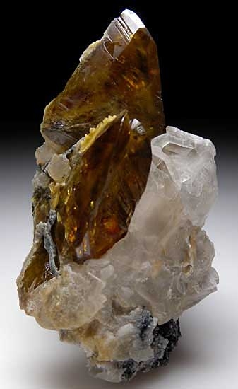 Titanite from Mulla Ghori, Khyber Agency, Federally Administered Tribal Areas, Pakistan [db_pics/pics/a263a.jpg]