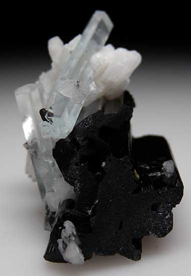Aquamarine on Schorl from Skardu District, Pakistan [db_pics/pics/a268b.jpg]