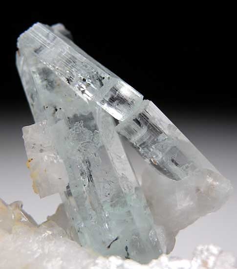 Aquamarine with Spessartine from Skardu District, Pakistan [db_pics/pics/a270c.jpg]