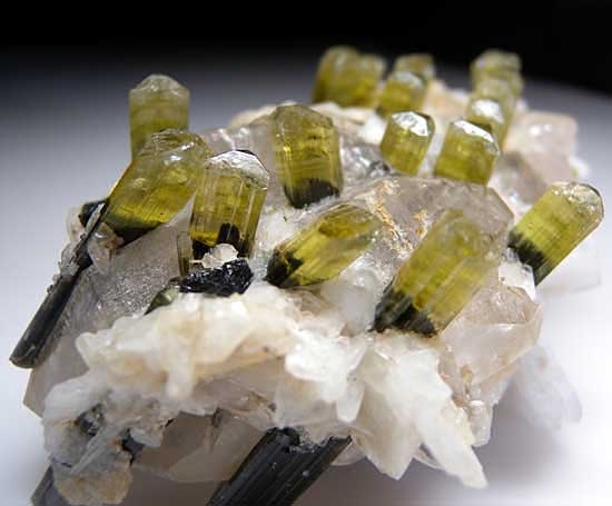 Elbaite from Stak Nala, Skardu District, Pakistan [db_pics/pics/a315c.jpg]