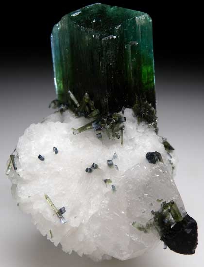 Elbaite with Beryl on Albite from Stak Nala, Skardu District, Pakistan [db_pics/pics/a322a.jpg]