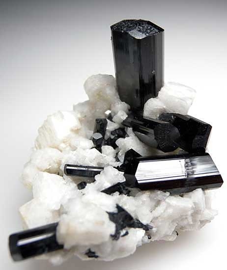 Schorl with Orthoclase from Skardu District, Pakistan [db_pics/pics/a346a.jpg]