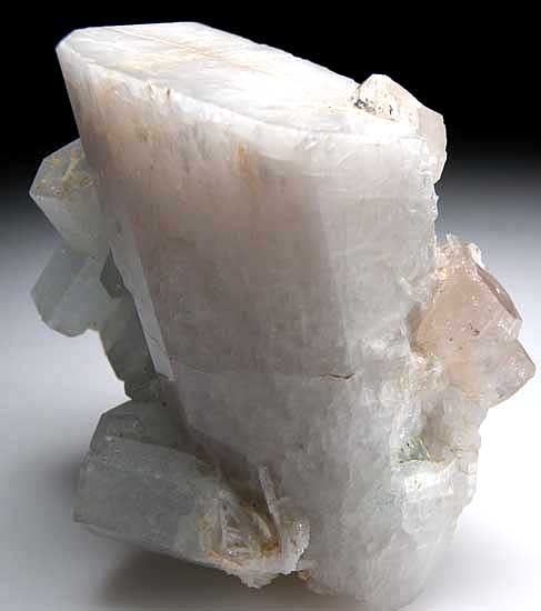Aquamarine, Topaz on Orthoclase from Skardu District, Pakistan [db_pics/pics/a351c.jpg]