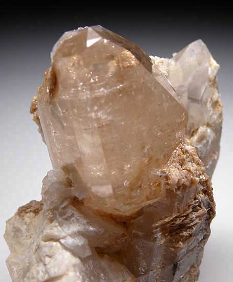 Topaz with Quartz from Shigar Valley, Pakistan [db_pics/pics/a353b.jpg]