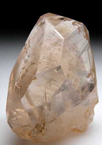 Topaz from Skardu District, Pakistan [db_pics/pics/a357b.jpg]