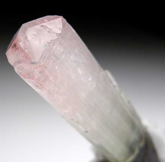 Elbaite with Clevelandite (R) from Stak Nala, Skardu Dist., Pakistan [db_pics/pics/a372c.jpg]